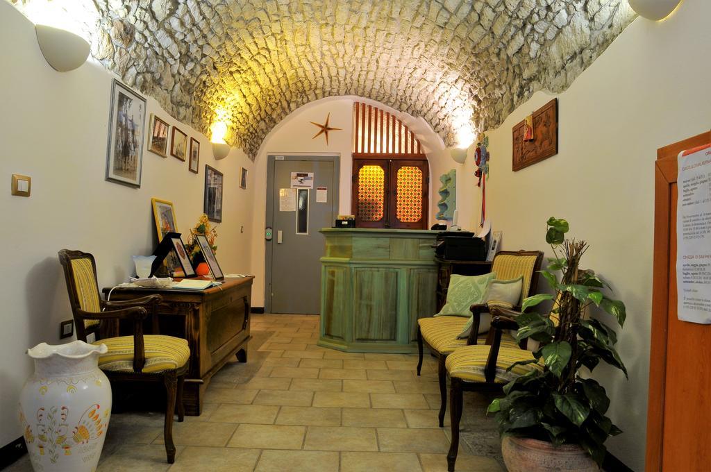 S'Ammentu Hotel Bosa Bagian luar foto