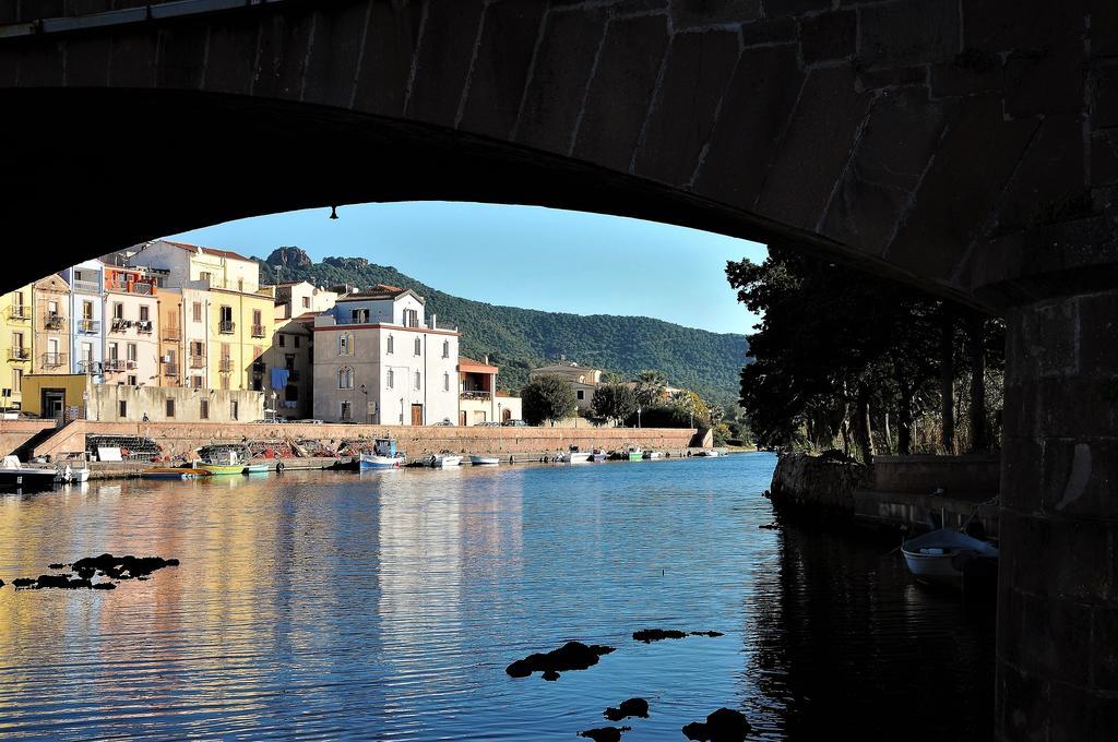S'Ammentu Hotel Bosa Bagian luar foto