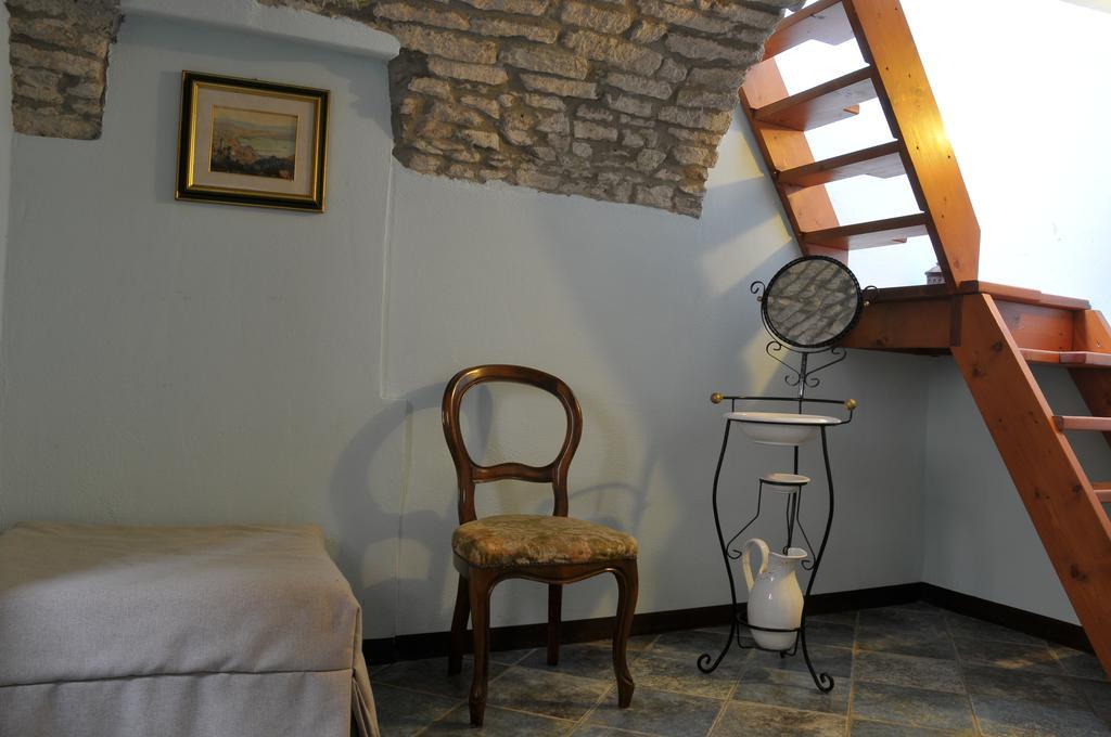 S'Ammentu Hotel Bosa Bagian luar foto