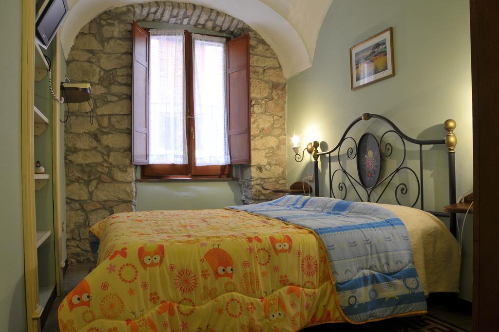 S'Ammentu Hotel Bosa Bagian luar foto