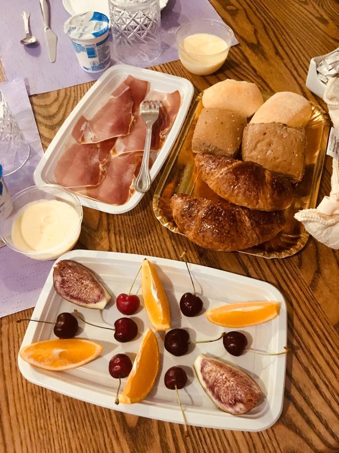 S'Ammentu Hotel Bosa Bagian luar foto